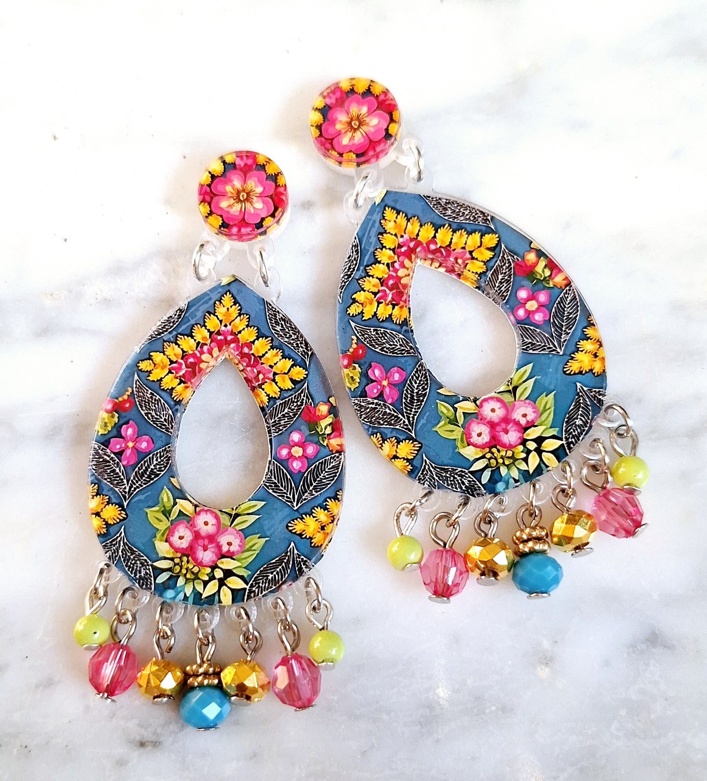 2528 Large drop earring