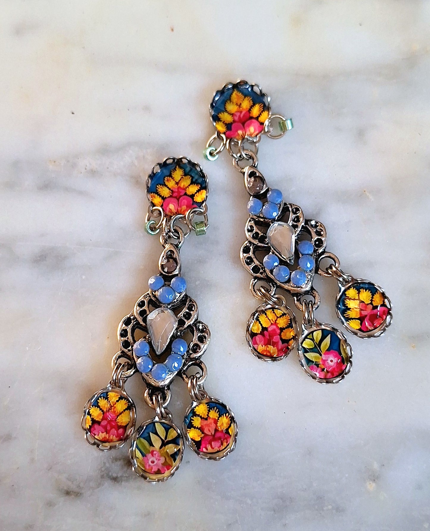 2531 Metal dangle earrings