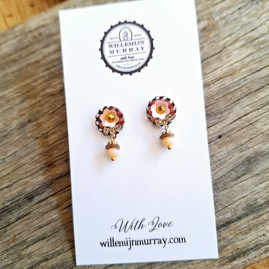 Tiny Daisy Earrings